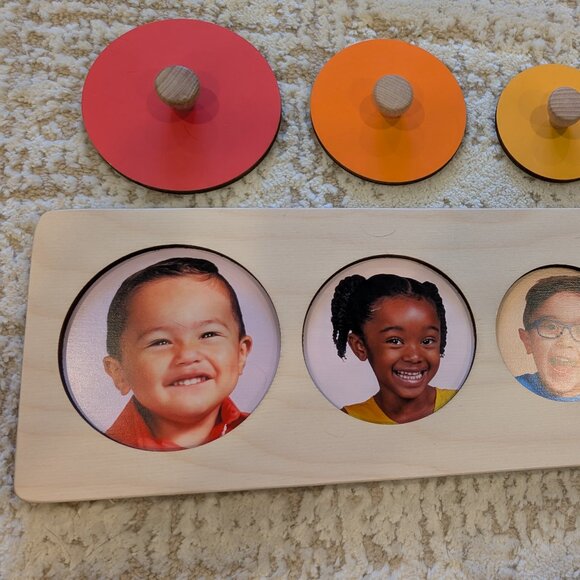 Lovevery Circle of Friends Puzzle - Picture 2 of 5